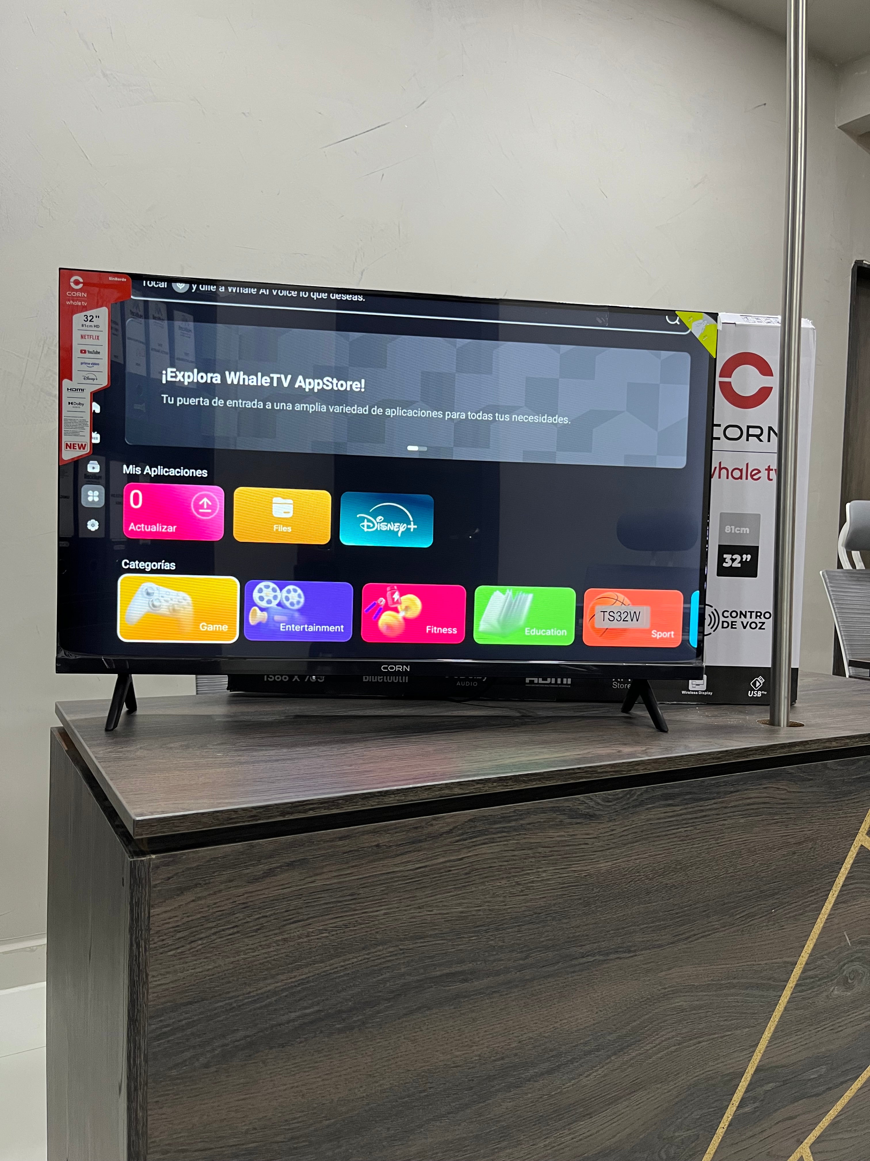 TELEVISOR CORN SMART TV HD+ 32”