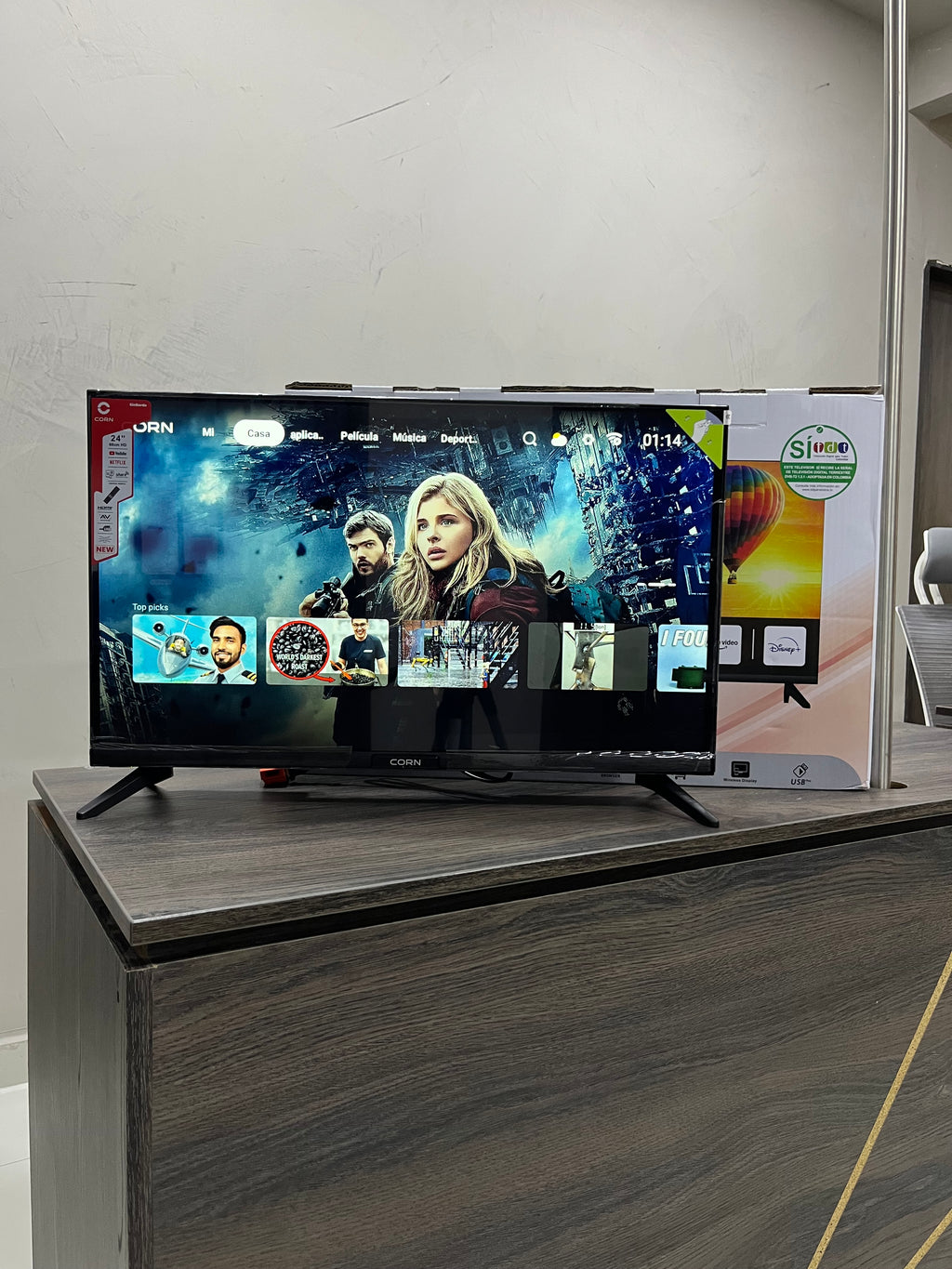 TELEVISOR CORN SMART TV HD+ 24”